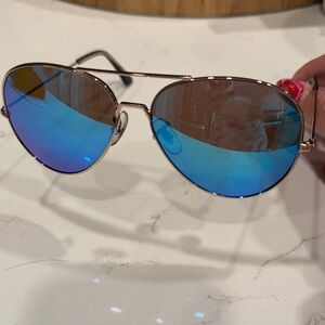 Stylish Blue Aviator Sunglasses